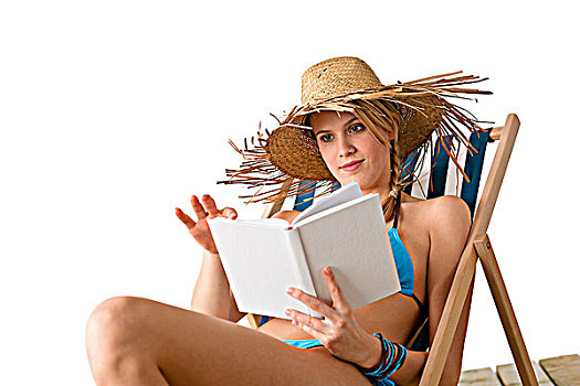 海滩,高兴,女青年,放松,书本,坐,折叠躺椅,比基尼,草帽