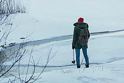女人,背包,拿着,摄影,站立,地点,冬天