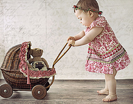 小,可爱,女孩,玩,玩具,婴儿车