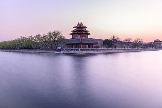 日落时分的北京故宫角楼