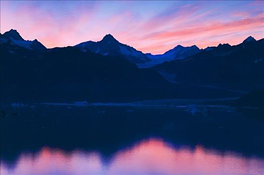 日落,上方,阿尔西克冰川,湖,仰视,山峦,冰河湾国家公园,阿拉斯加,夏天