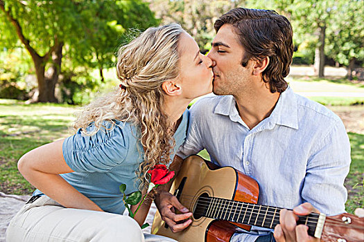 男人,吻,演奏,吉他,女朋友
