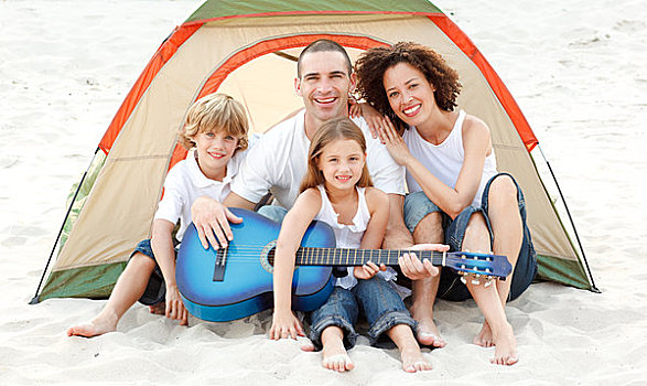 家庭,露营,海滩,玩,吉他