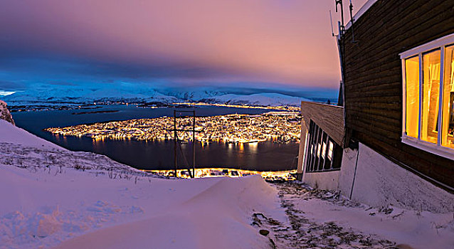 全景,木头,木房子,山顶,缆车,俯瞰,城市,黄昏,挪威,欧洲