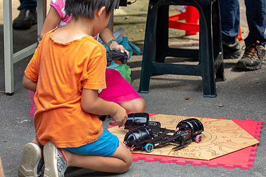 社区举办的活动,享再一起,生活节,自制机器人比赛