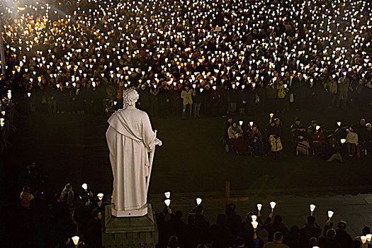 信徒,祈祷,专注,蜡烛,夜晚,卢尔德,法国