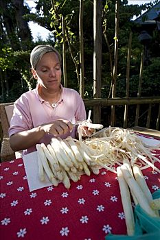 女人,去皮,新鲜,白色,芦笋,黑森州,德国,欧洲