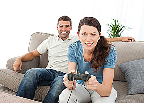 专注,女人,玩,电子游戏,男朋友,在家