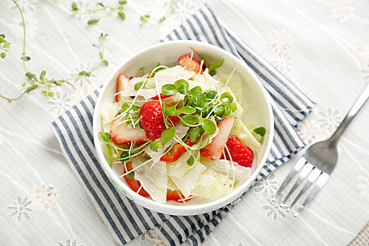 草莓野餐沙拉