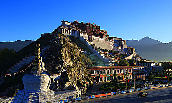 西藏布达拉宫日景