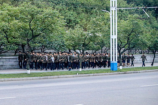 朝鲜街头的士兵