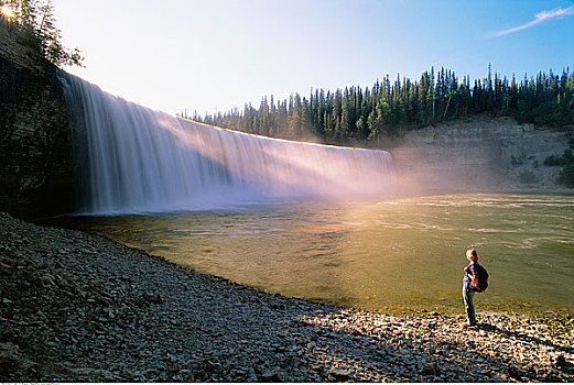 女人,女士,瀑布,加拿大西北地区,加拿大