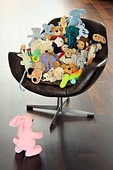 椅子,满,毛绒玩具,玩具,兔子,地板