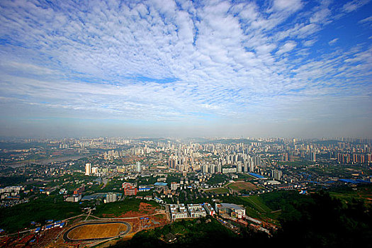 歌乐山上眺望重庆沙坪坝