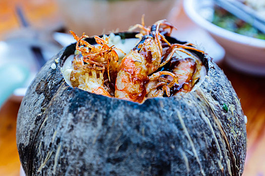 鲜虾椰子饭-美食制作