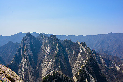 华山春日盛景