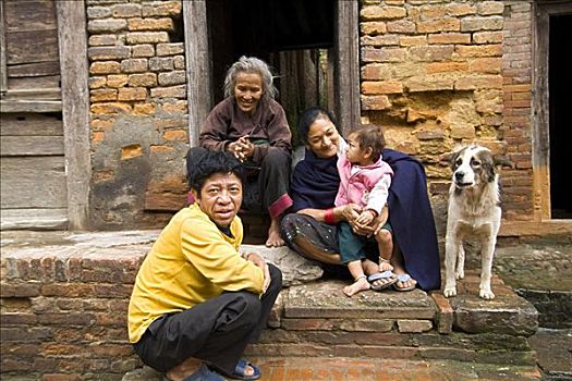 尼泊尔,加德满都,巴克塔普尔,肖像,穷,家庭,户外,家