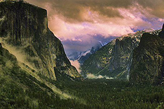 云,上方,山峦,船长峰,优胜美地山谷,优胜美地国家公园,加利福尼亚,美国