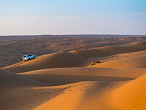 越野车辆,沙滩,沙丘,夜光,沙漠,沙尔基亚区,沙,瓦希伯沙漠,阿曼,亚洲