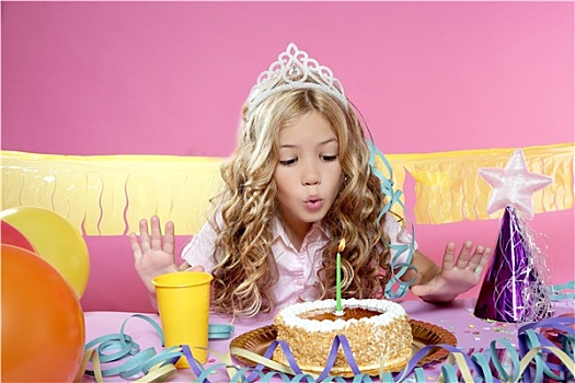 高兴,小,金发,女孩,吹,蛋糕,蜡烛,生日派对