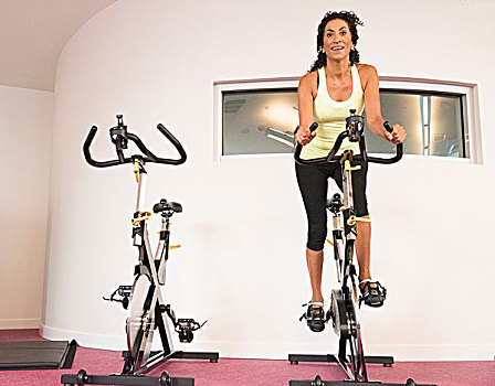 成年,女人,健身房,健身自行车