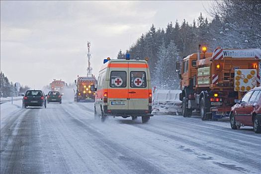 救护车,扫雪机,冬天,公路