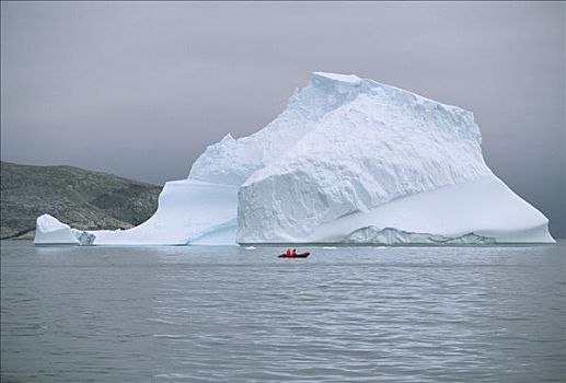 红色,橡胶,船,两个,探险,圆,漂浮,冰山,夏季,拉布拉多海,拉布拉多犬,加拿大