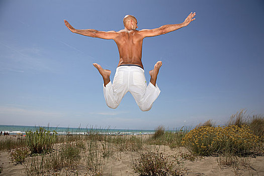 男人,跳跃,海滩