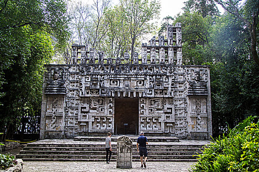 墨西哥-国立人类学博物馆的雨神神庙