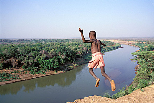 孩子,男孩,悬崖,远眺,奥莫河,靠近,乡村,埃塞俄比亚,非洲