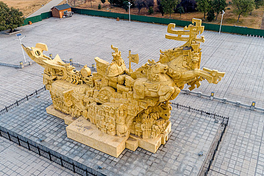 河南安阳,殷墟附近的雕塑,群雕,商魂