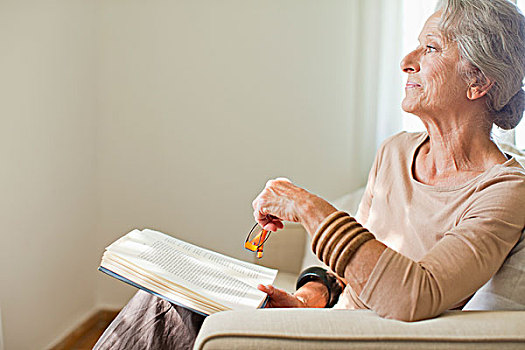 老年,女人,读,书本,沙发