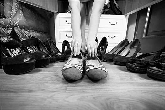 女人,拿着,芭蕾舞,公寓,高跟鞋