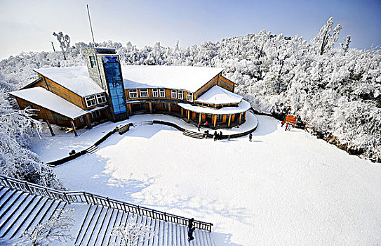 天门山雪景