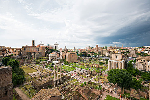 意大利古罗马废墟,俯瞰古罗马废墟神庙石柱等景观