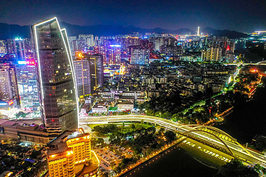 航拍广东中山岐江河中山大桥及岐江壹号大楼夜景