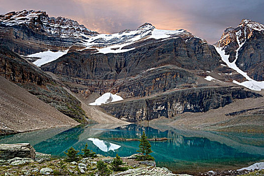 加拿大,不列颠哥伦比亚省,幽鹤国家公园,平和,湖,山