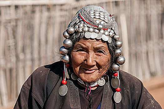 老太太,阿卡族,种族,传统头饰,头像,靠近,钳,缅甸,亚洲