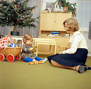 母女,玩,客厅,圣诞节