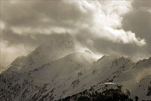 风暴,上方,男式礼服,阿尔卑斯山,提洛尔,奥地利,欧洲