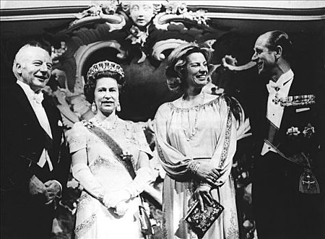 女王,菲利普亲王,西部,德国人,总统,妻子