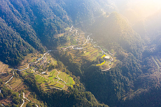 航拍湖南湘西矮寨蜿蜒的山路