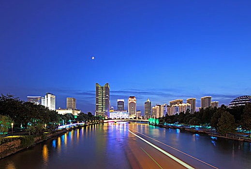 杭州大运河的夜晚