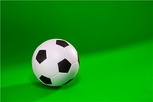 小,足球,上方,绿色背景