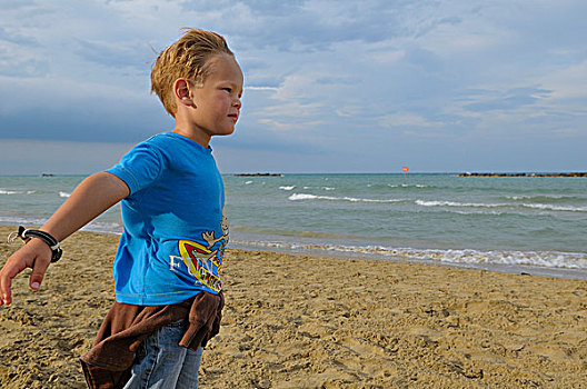 男孩,海滩,他们,阿布鲁佐,区域,意大利,欧洲