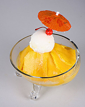 冰淇淋球芒果刨冰