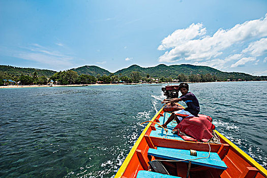 男人,操纵,船,后面,蓝绿色海水,岛屿,龟岛,海湾,泰国,亚洲