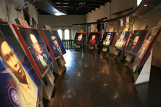 马来西亚,马六甲博物馆内展出的历代在任的苏丹像