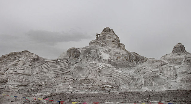中国青海西宁茶卡盐湖盐雕景观