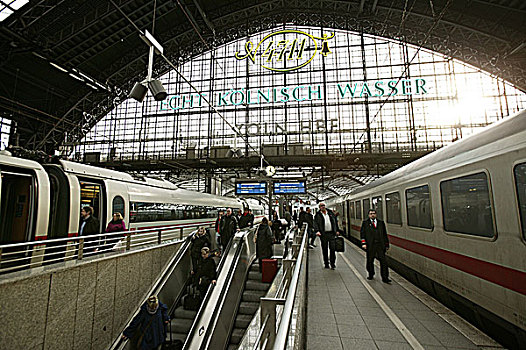 德国科隆火车站,高速列车